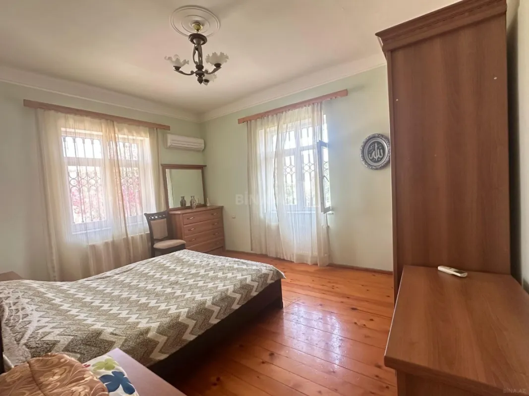 Satılır 5 otaqlı həyət evi 155 m²