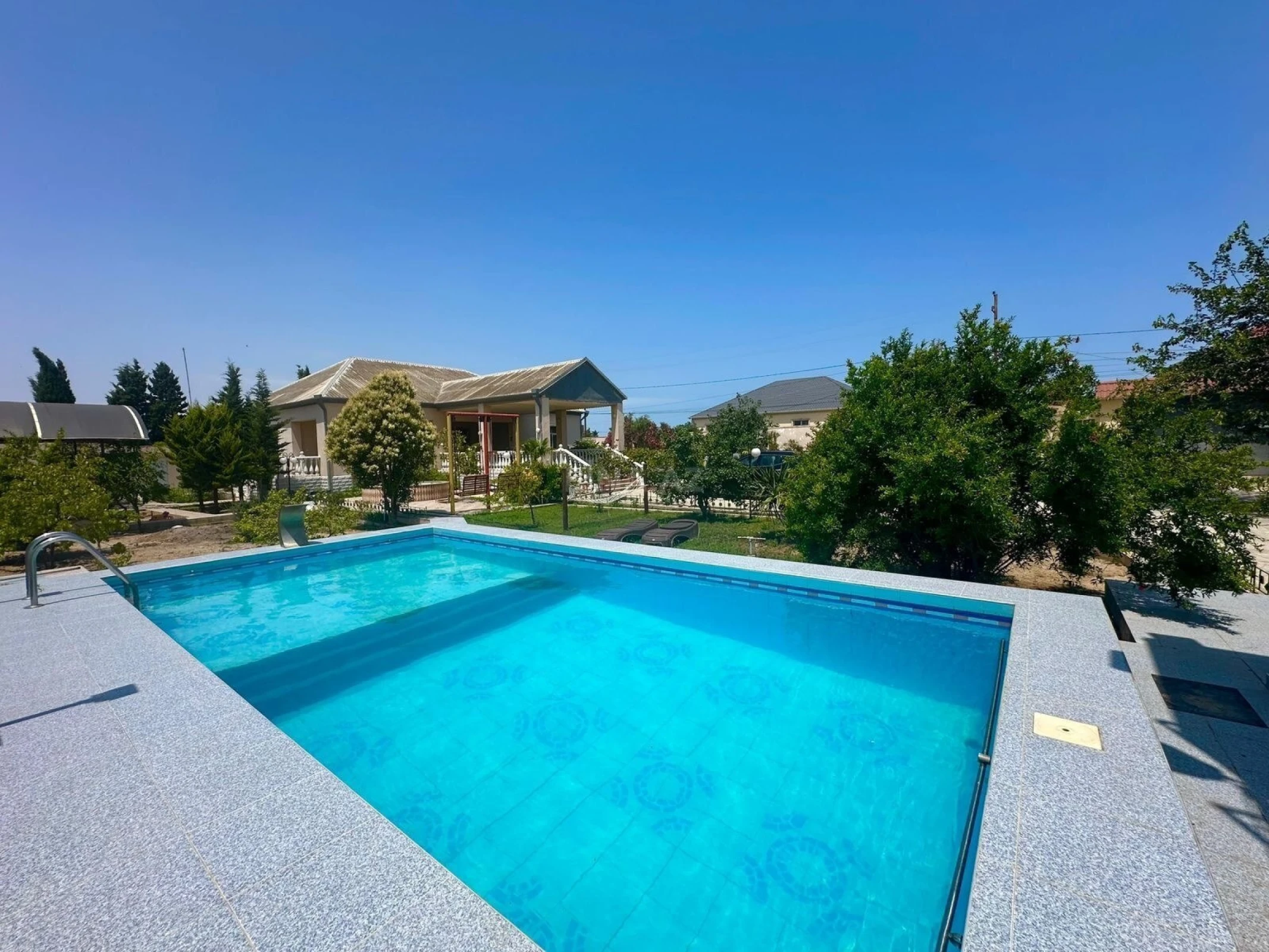 Satılır 5 otaqlı həyət evi 155 m²