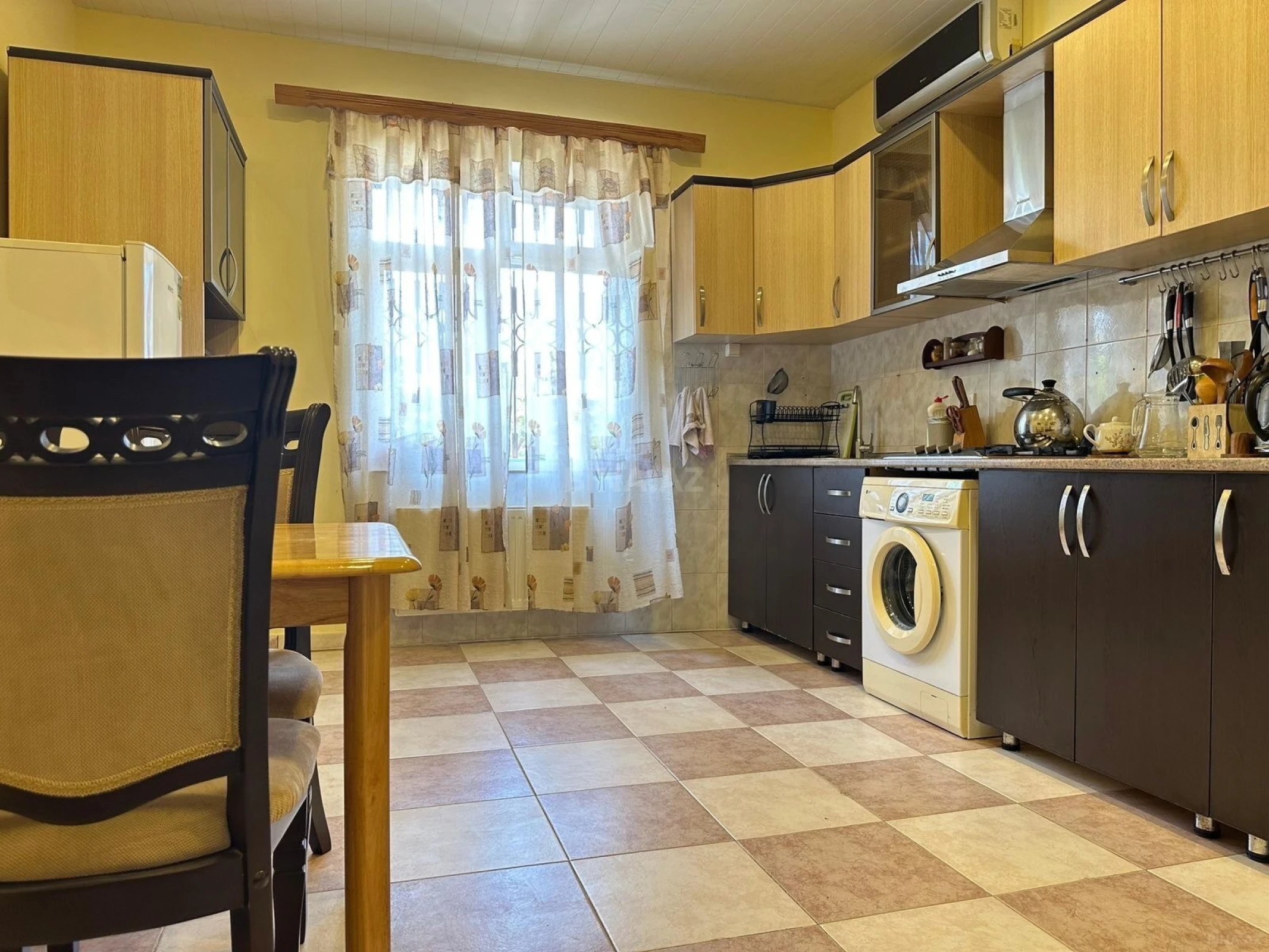 Satılır 5 otaqlı həyət evi 155 m²