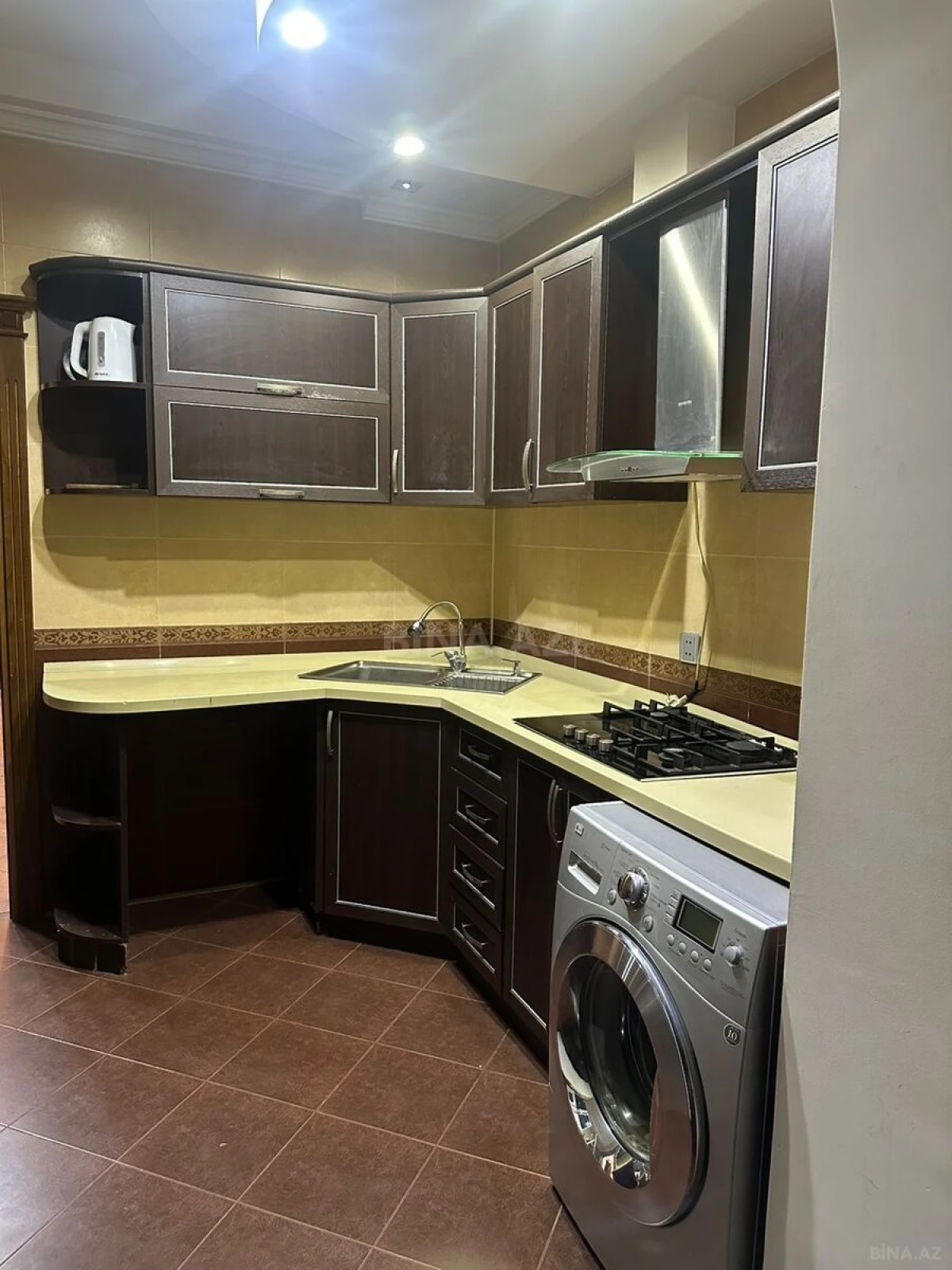 Kirayə verilir 4 otaqlı mənzil 120 m²