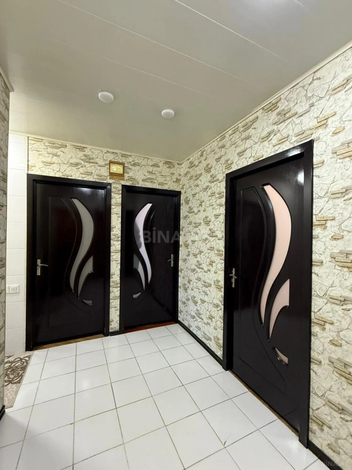 Satılır 4 otaqlı mənzil 108 m²