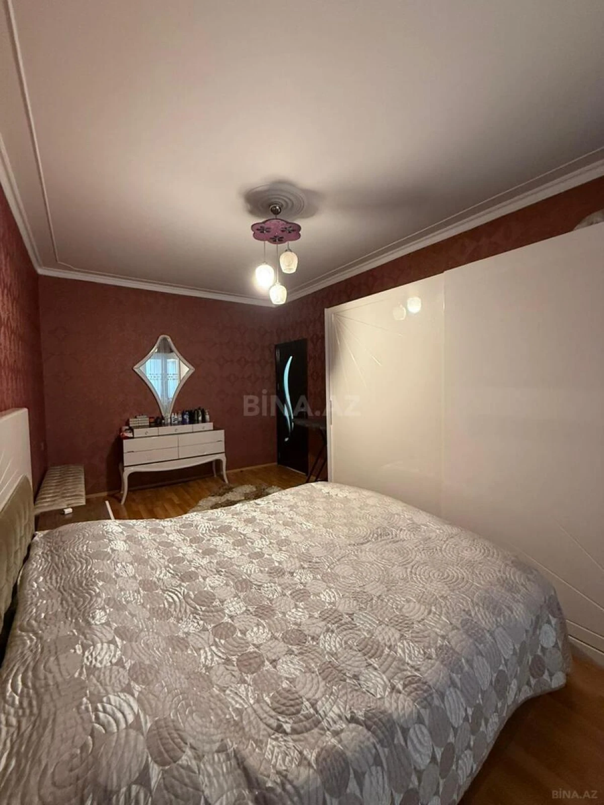 Satılır 4 otaqlı mənzil 108 m²