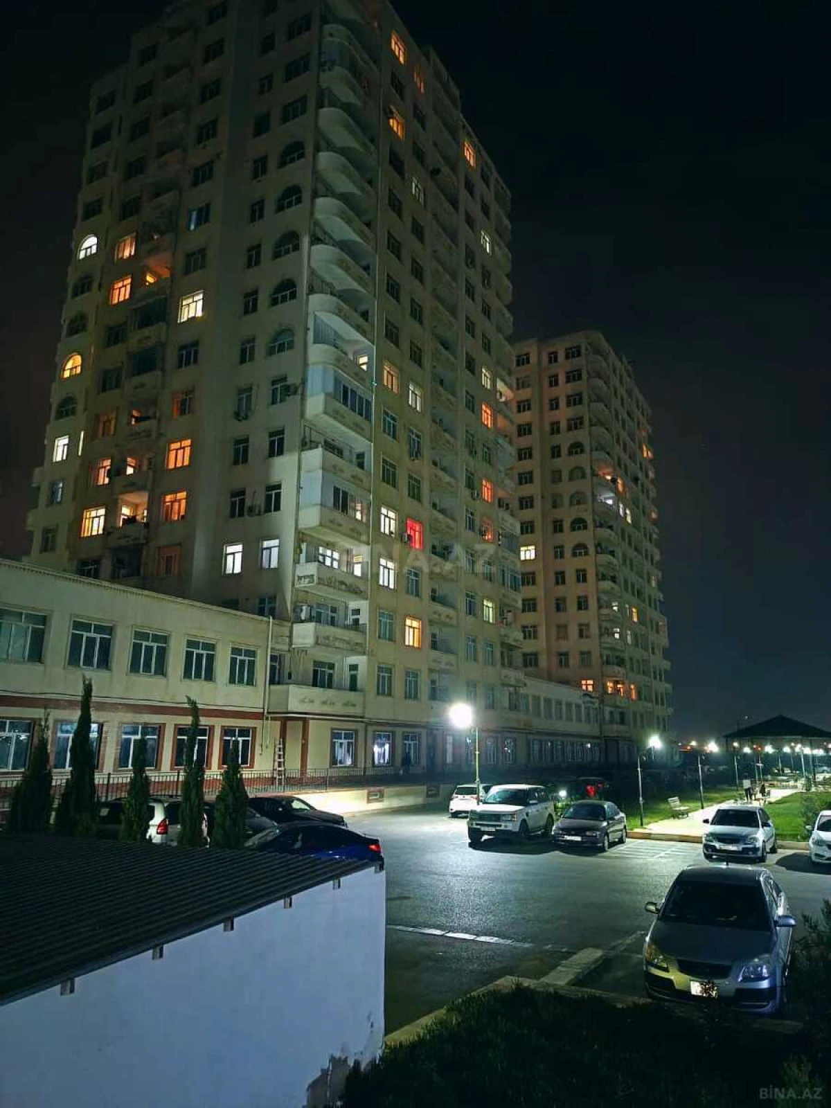 Satılır 3 otaqlı mənzil 97 m²