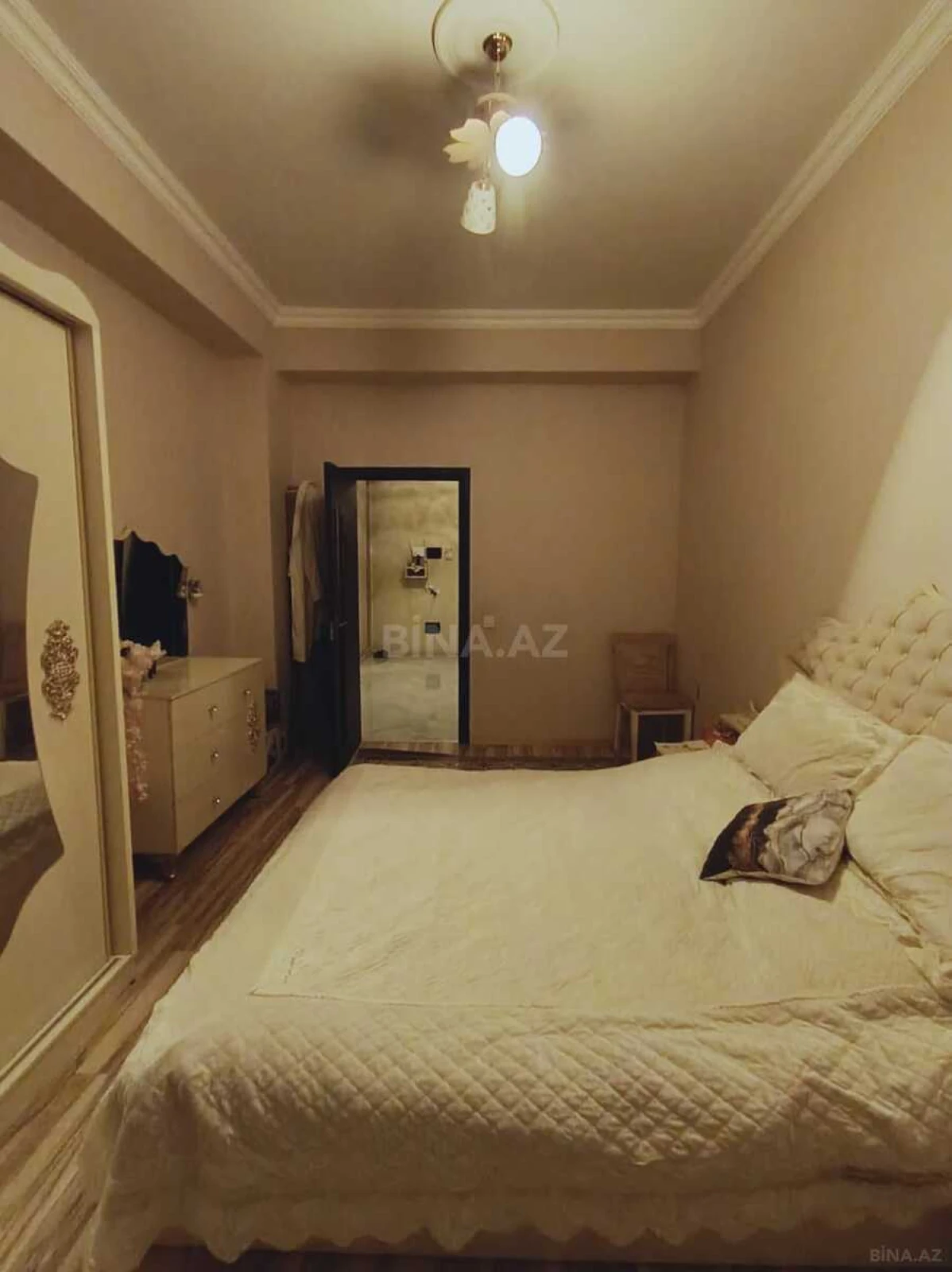 Satılır 3 otaqlı mənzil 97 m²