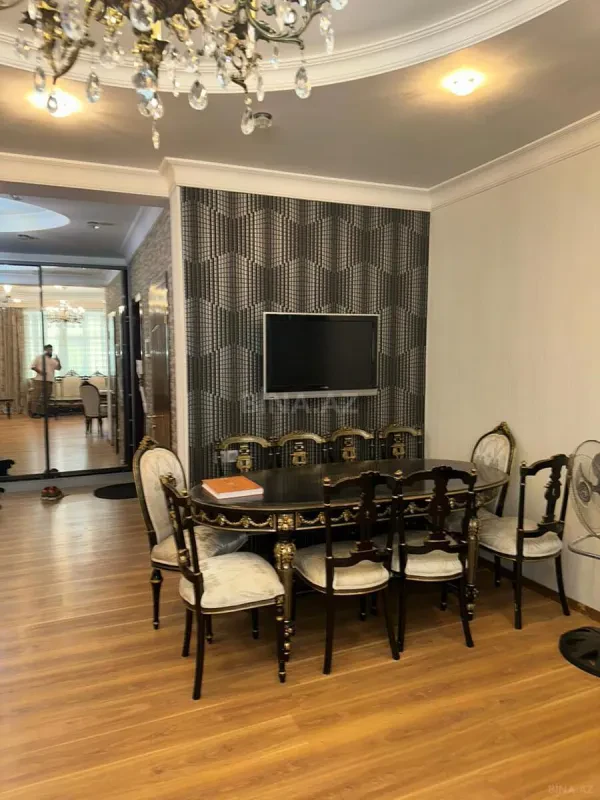Kirayə verilir 3 otaqlı mənzil 120 m²