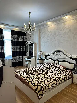 Kirayə verilir 3 otaqlı mənzil 120 m²