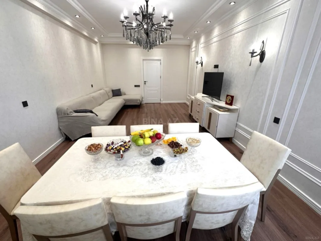 Satılır 3 otaqlı mənzil 135 m²