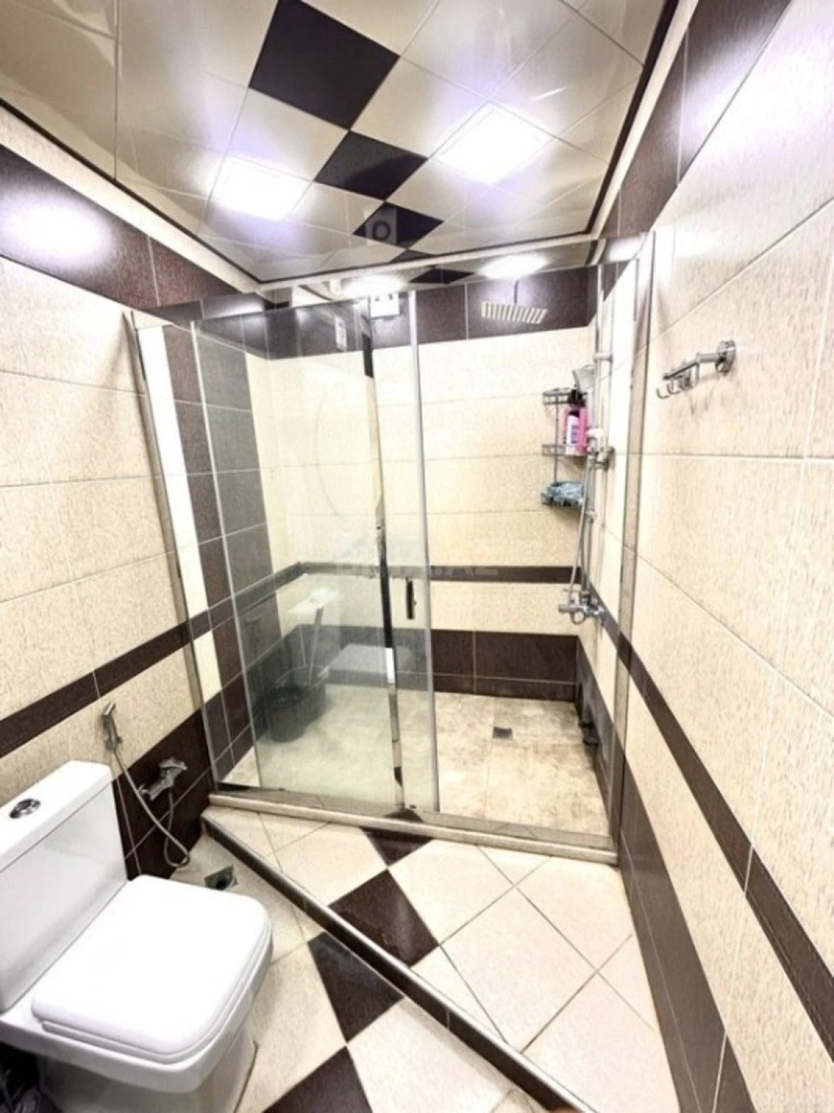 Satılır 3 otaqlı mənzil 145 m²