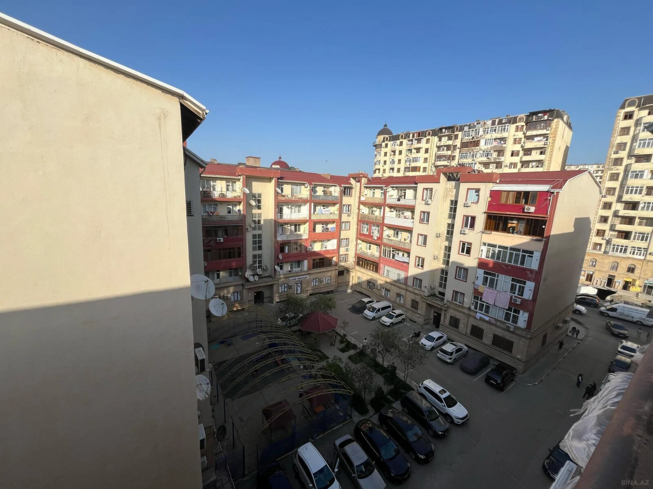 Satılır 1 otaqlı mənzil 45 m²