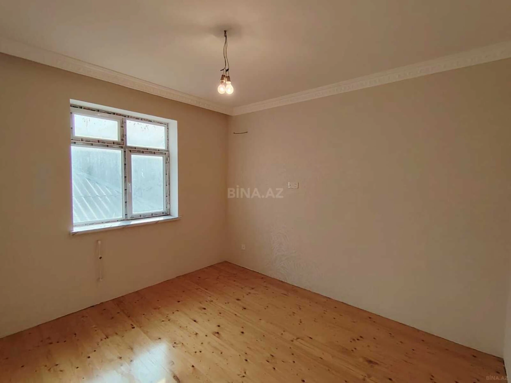 Satılır 5 otaqlı həyət evi 140 m²