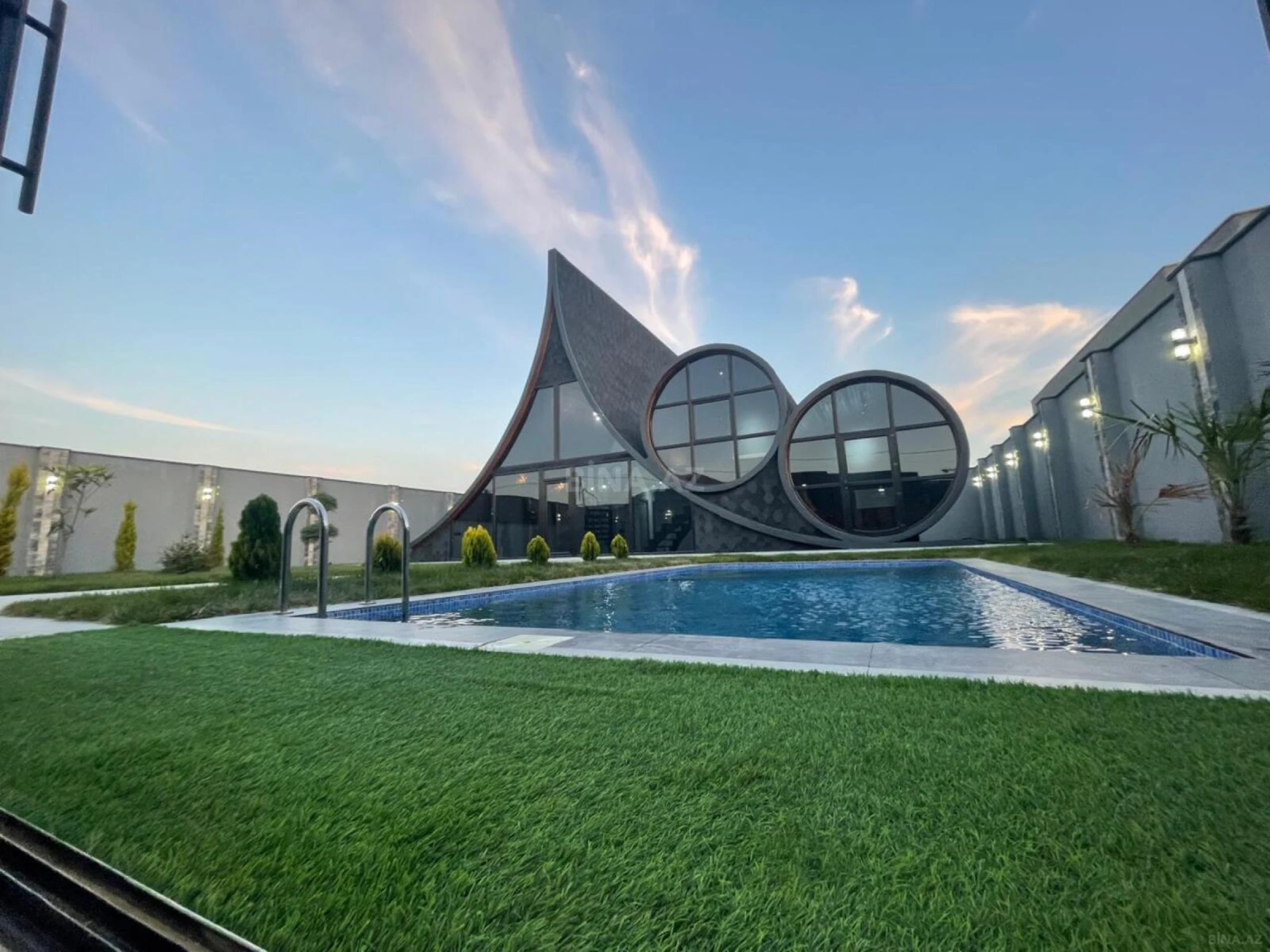 Kirayə verilir 6 otaqlı həyət evi 250 m²