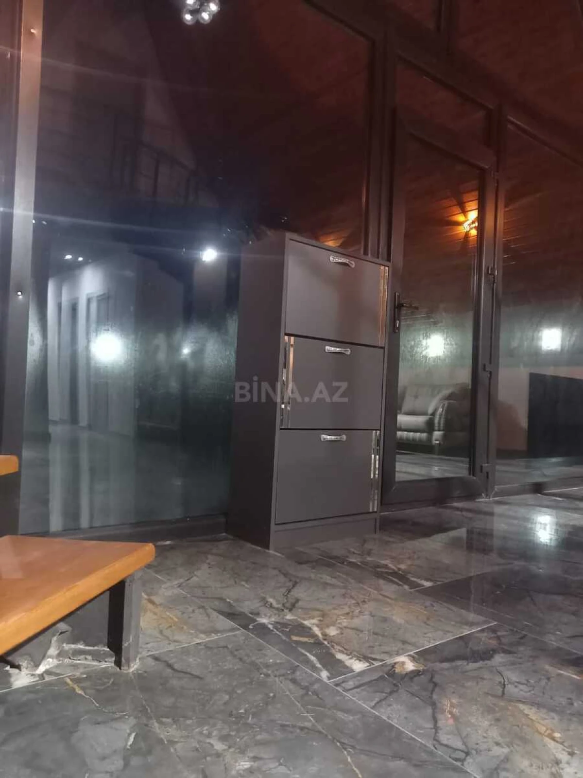 Kirayə verilir 6 otaqlı həyət evi 250 m²