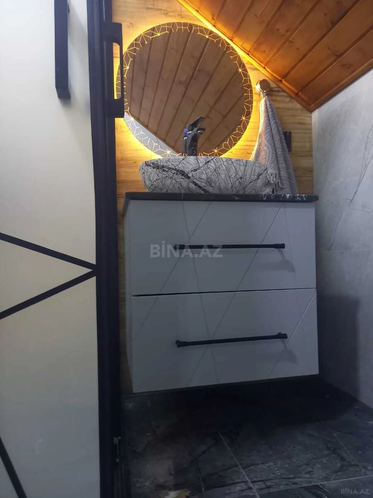 Kirayə verilir 6 otaqlı həyət evi 250 m²