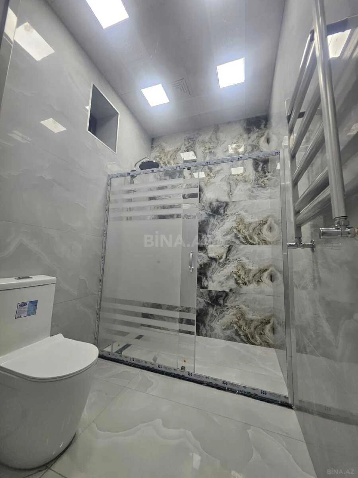 Satılır 5 otaqlı həyət evi 270 m²