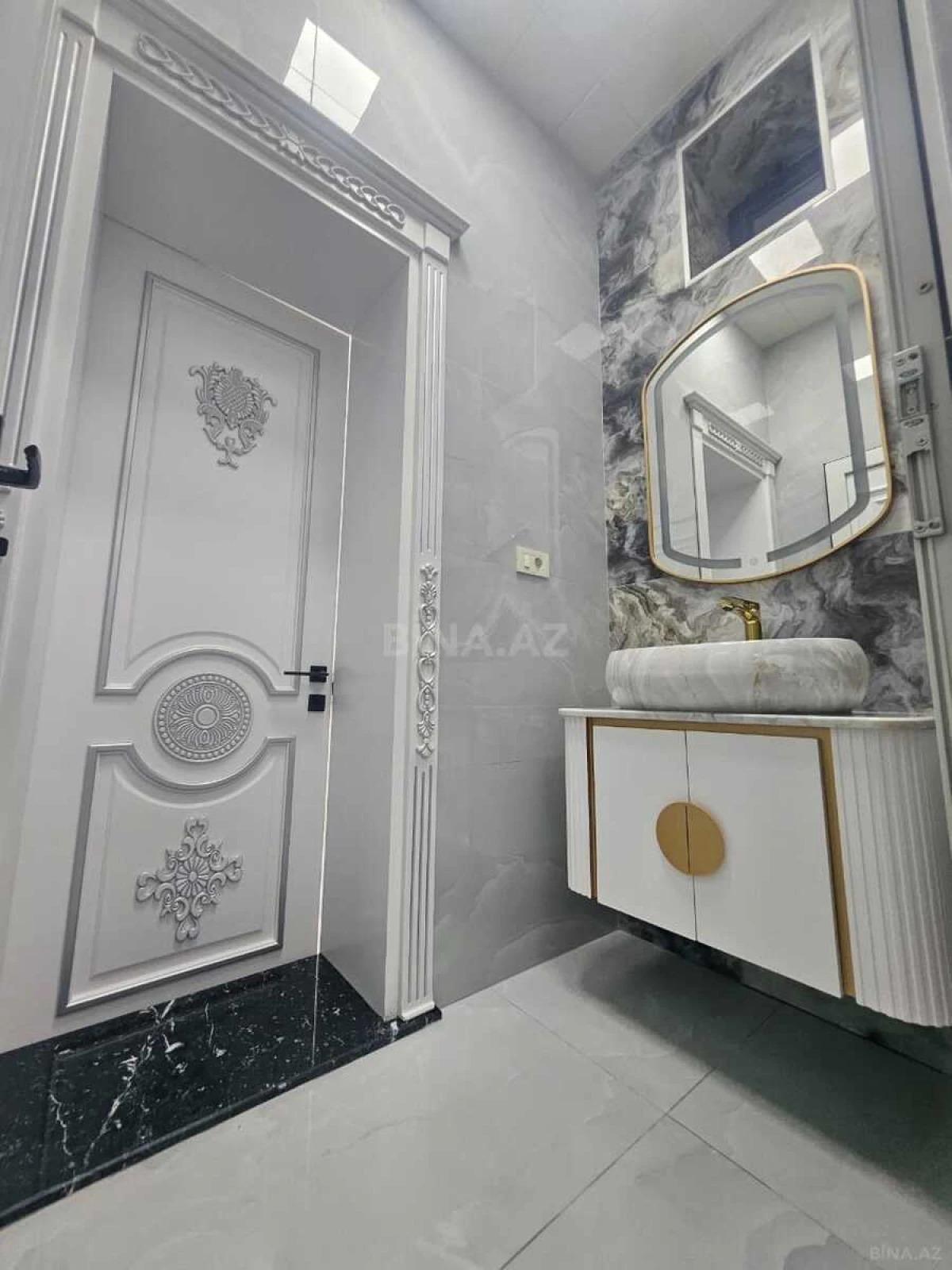 Satılır 5 otaqlı həyət evi 270 m²