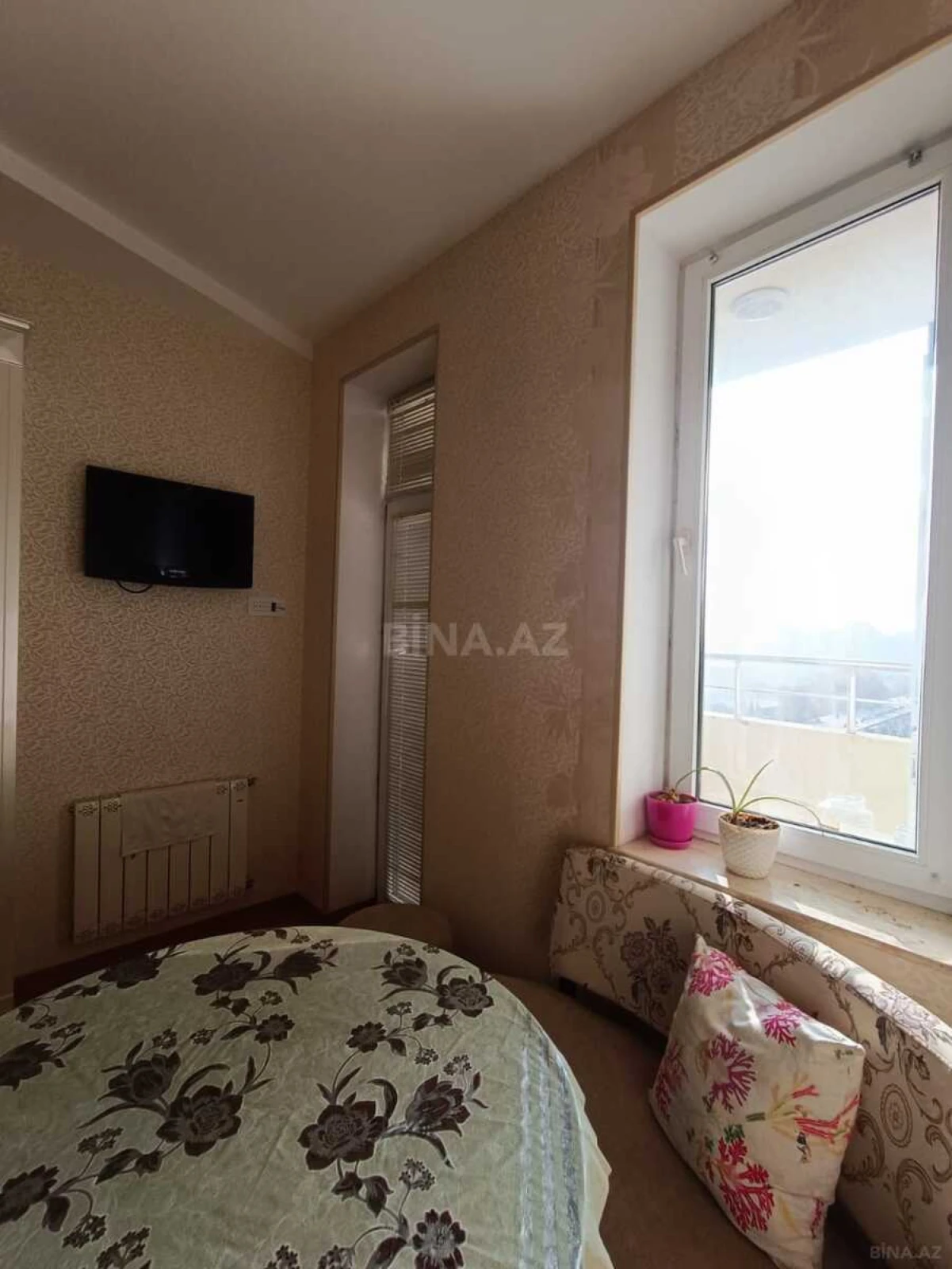 Satılır 4 otaqlı mənzil 140 m²