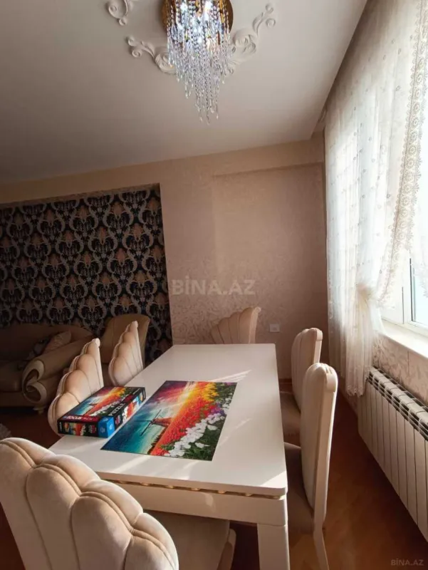 Satılır 4 otaqlı mənzil 140 m²