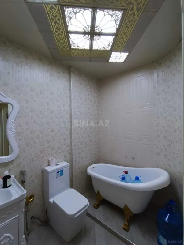 Satılır 4 otaqlı mənzil 140 m²