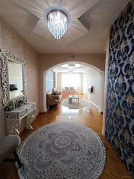 Satılır 4 otaqlı mənzil 140 m²