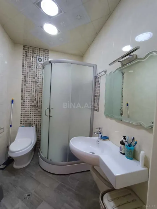 Satılır 4 otaqlı mənzil 140 m²