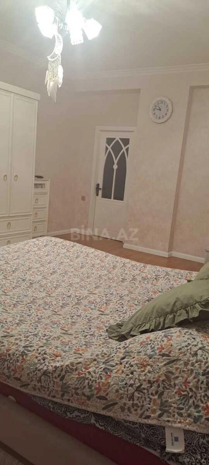 Satılır 3 otaqlı mənzil 151 m²