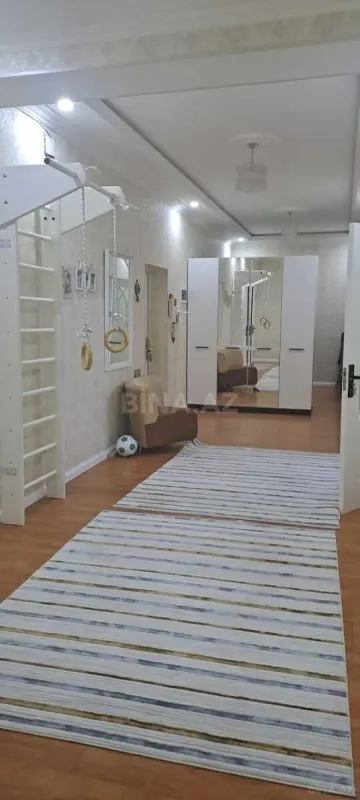 Satılır 3 otaqlı mənzil 151 m²