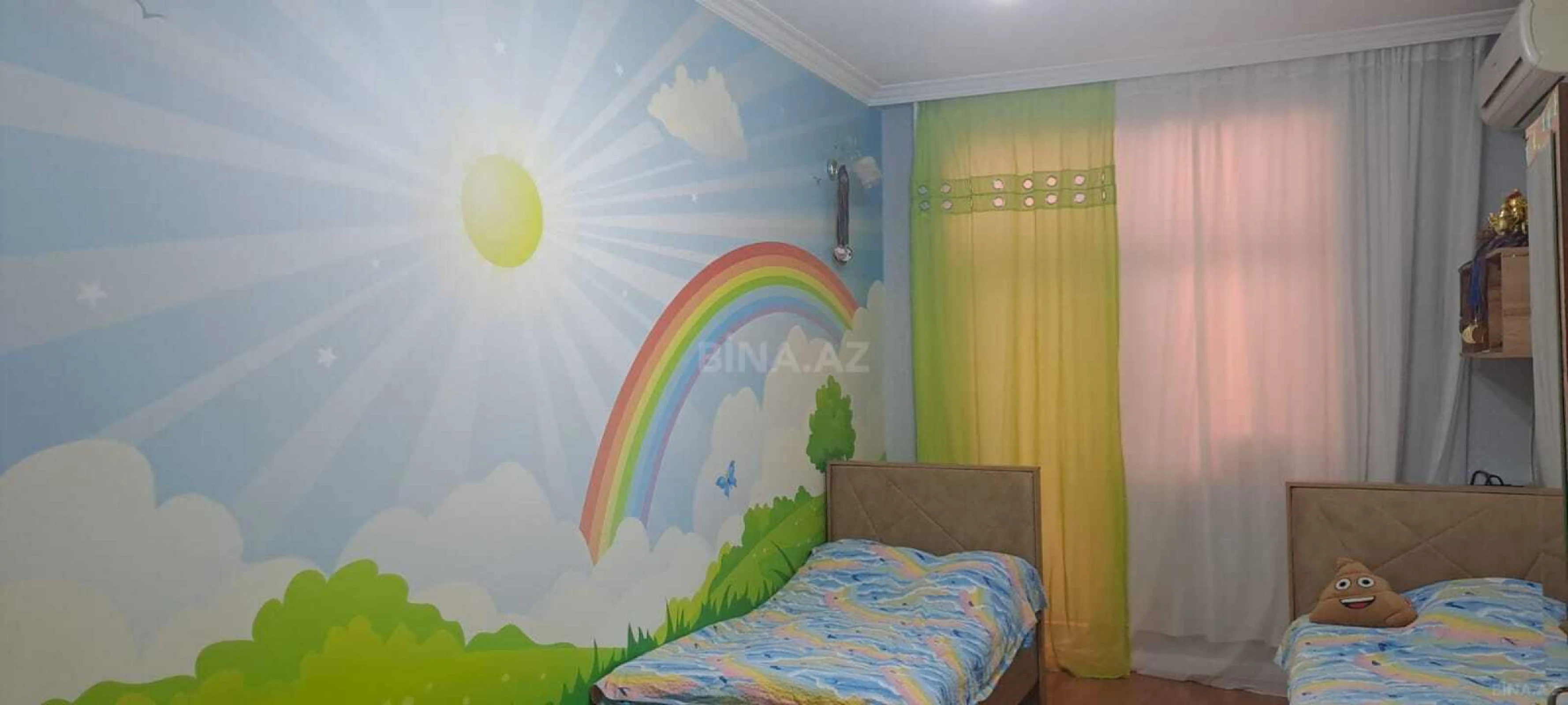 Satılır 3 otaqlı mənzil 151 m²