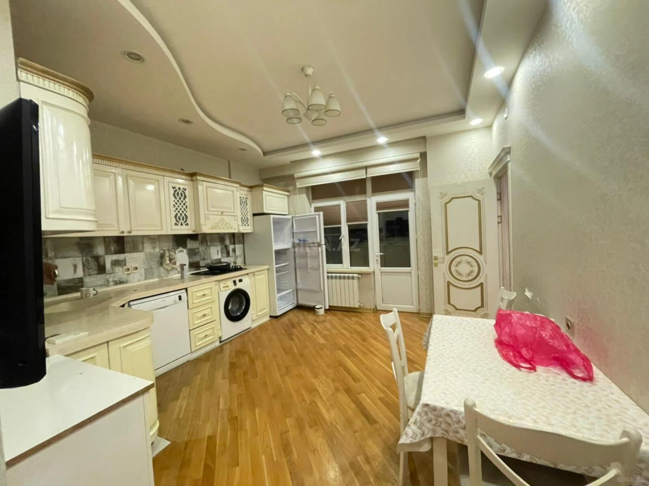 Kirayə verilir 3 otaqlı mənzil 100 m²