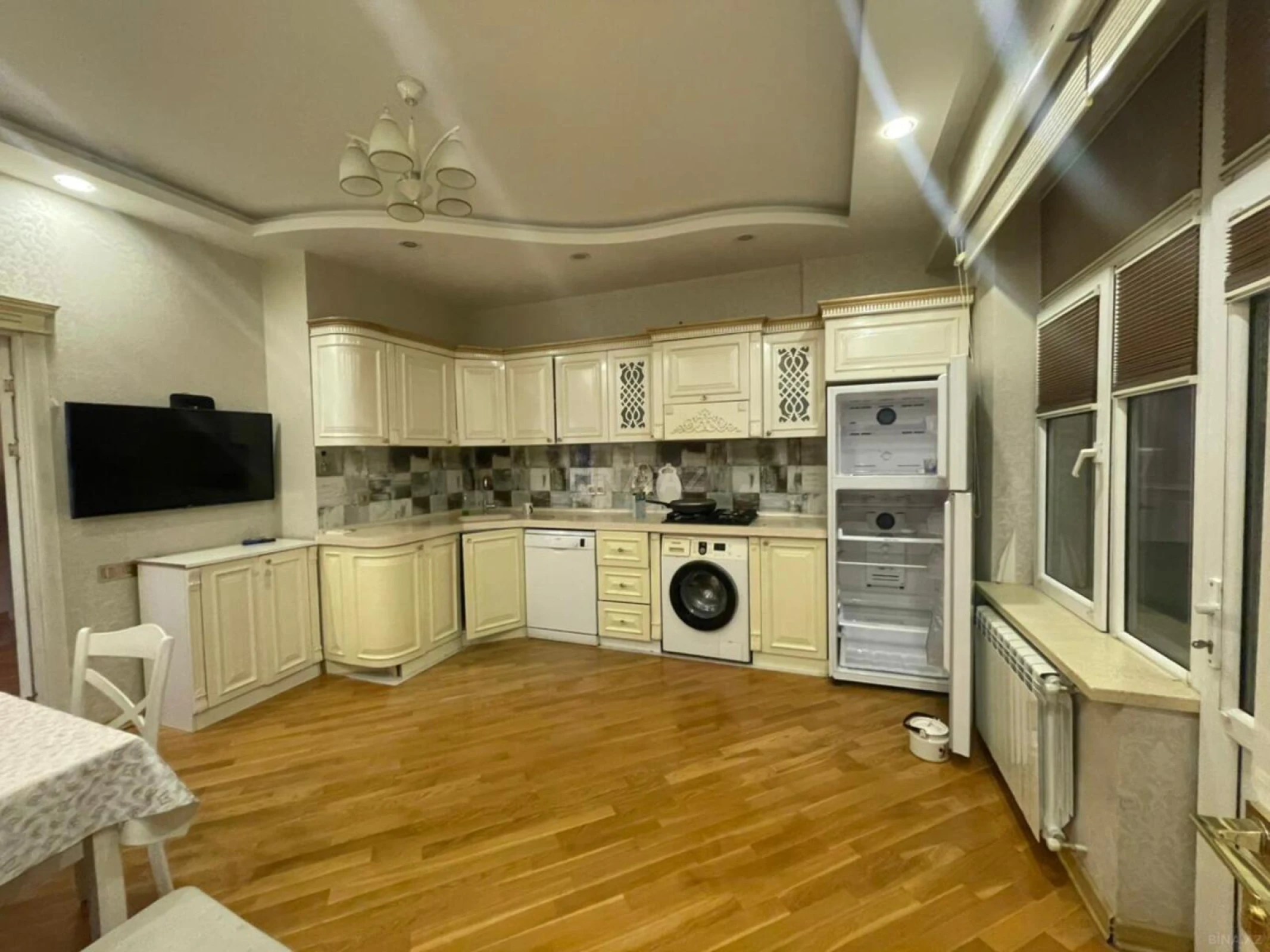 Kirayə verilir 3 otaqlı mənzil 100 m²