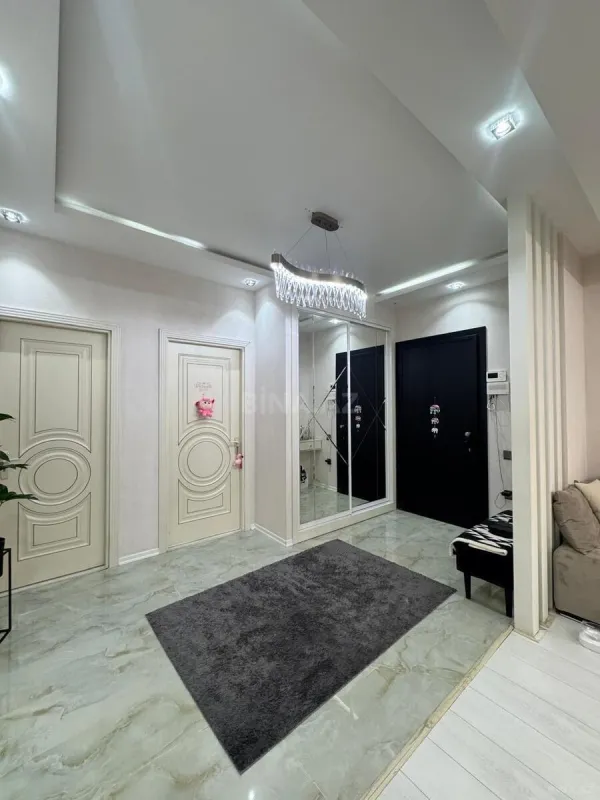 Satılır 3 otaqlı mənzil 110 m²