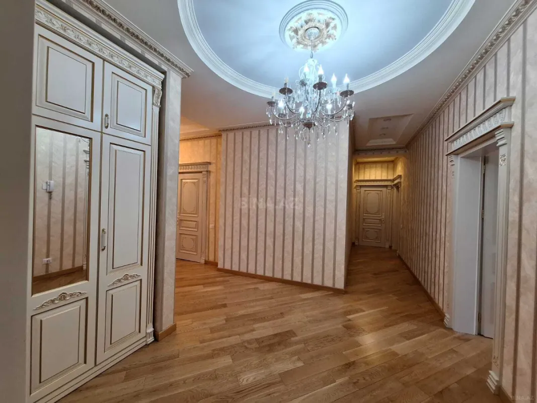 Kirayə verilir 4 otaqlı mənzil 230 m²