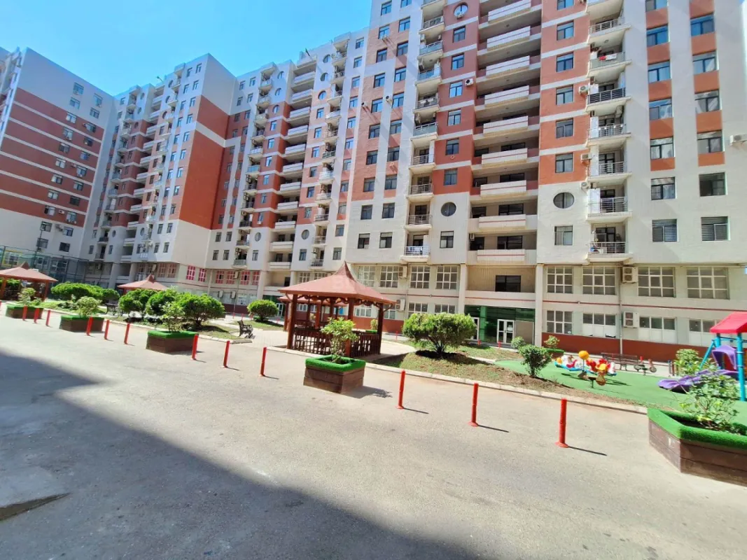 Kirayə verilir 4 otaqlı mənzil 230 m²