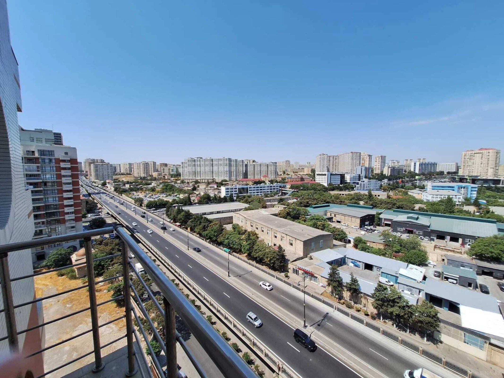 Kirayə verilir 4 otaqlı mənzil 230 m²