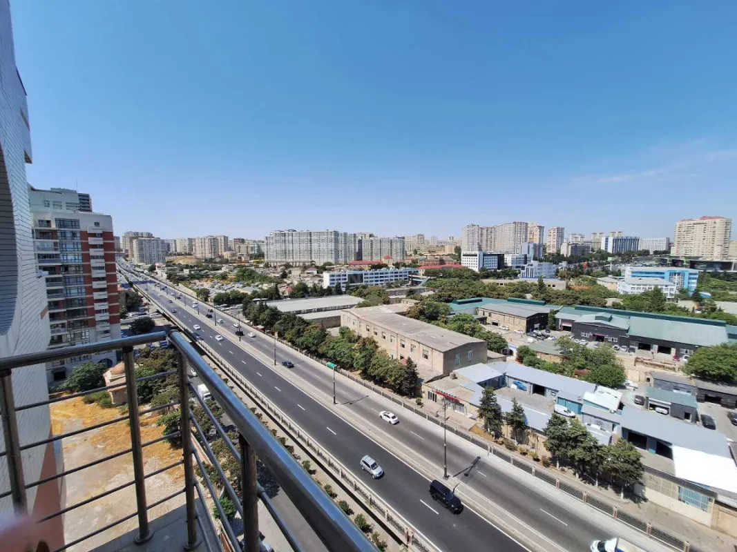 Kirayə verilir 4 otaqlı mənzil 230 m²