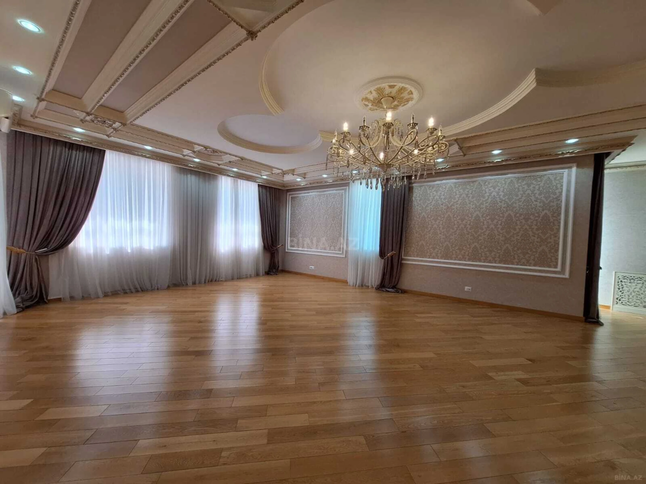 Kirayə verilir 4 otaqlı mənzil 230 m²