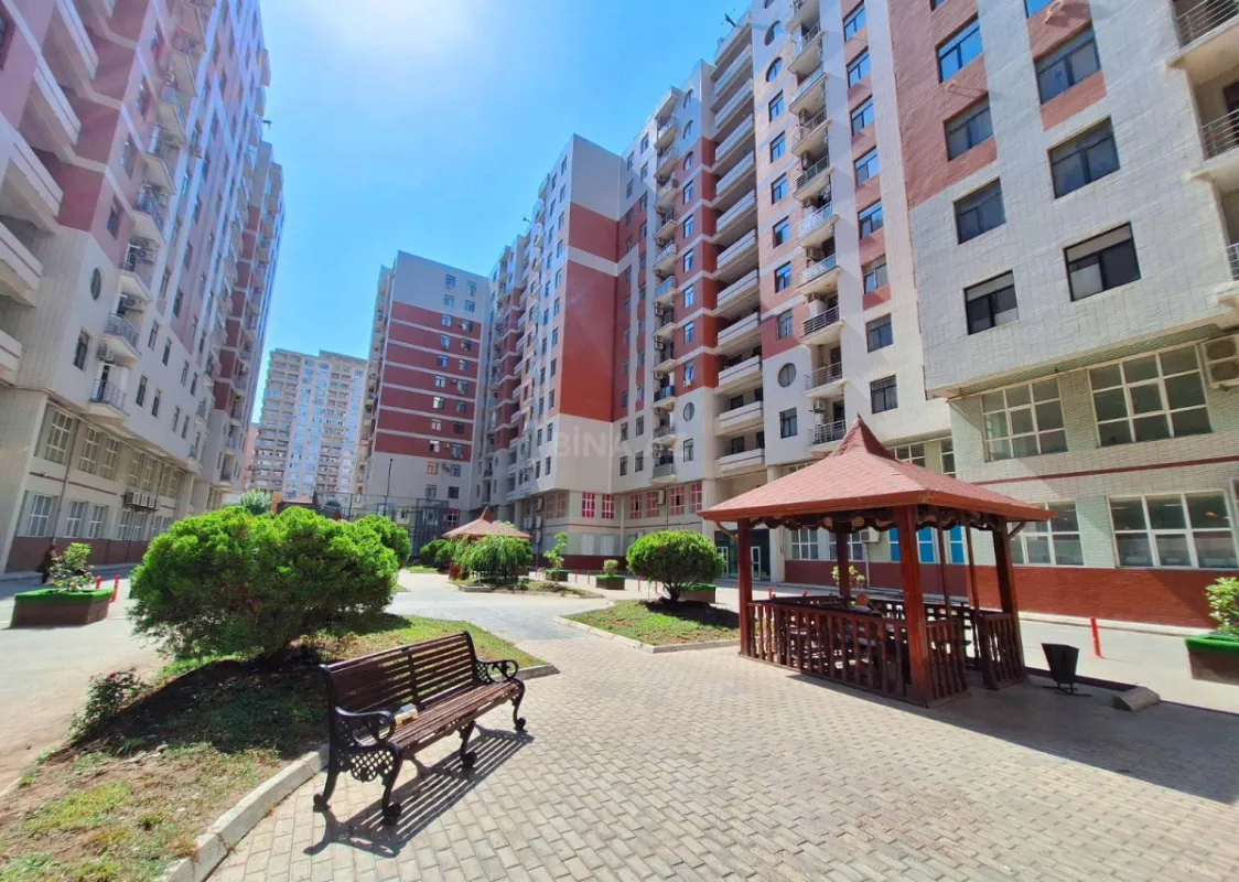 Kirayə verilir 4 otaqlı mənzil 230 m²