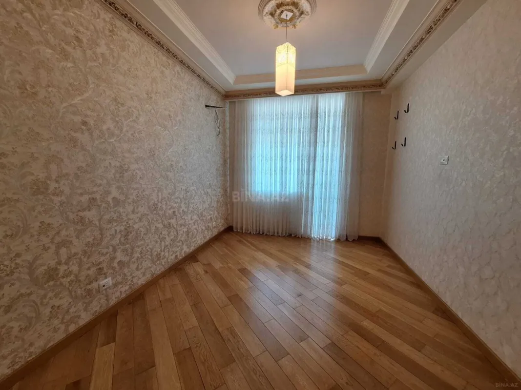 Kirayə verilir 4 otaqlı mənzil 230 m²