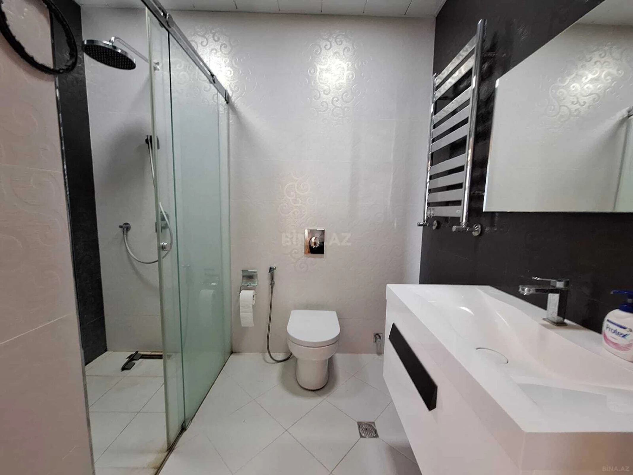 Kirayə verilir 4 otaqlı mənzil 230 m²