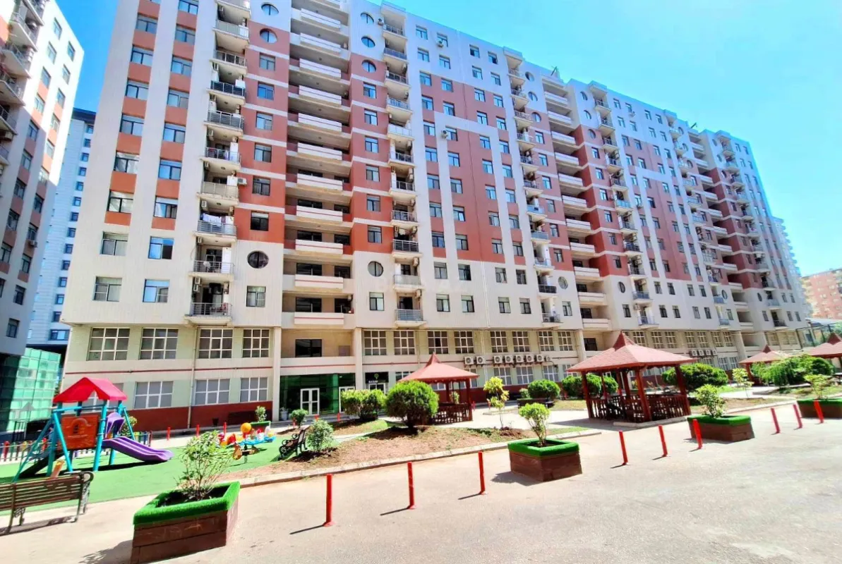 Kirayə verilir 4 otaqlı mənzil 230 m²