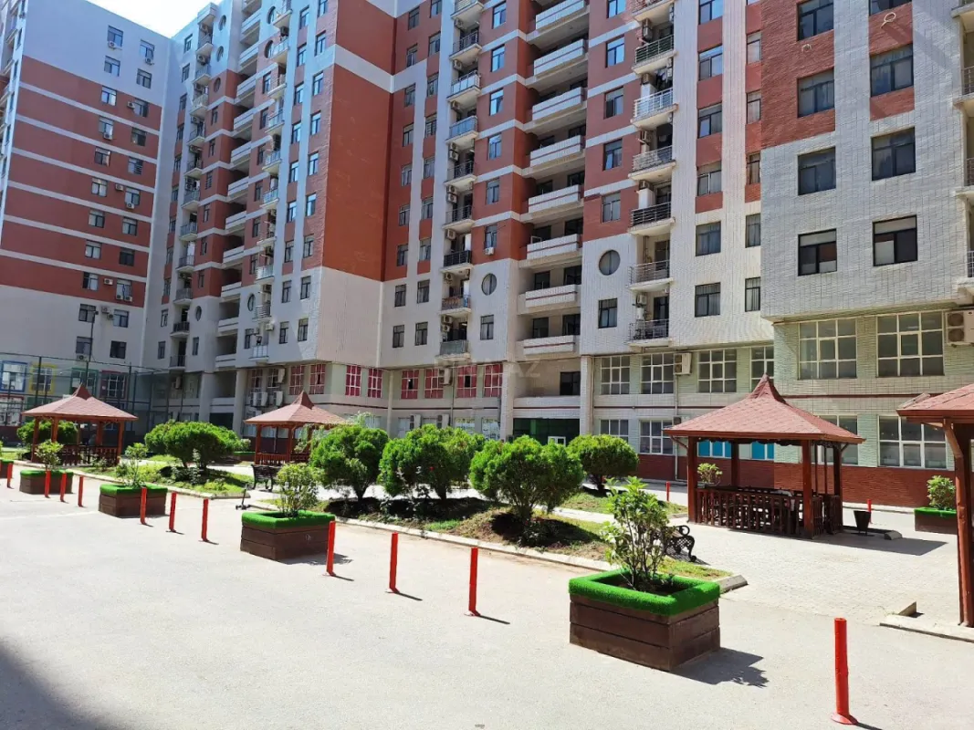 Kirayə verilir 4 otaqlı mənzil 230 m²
