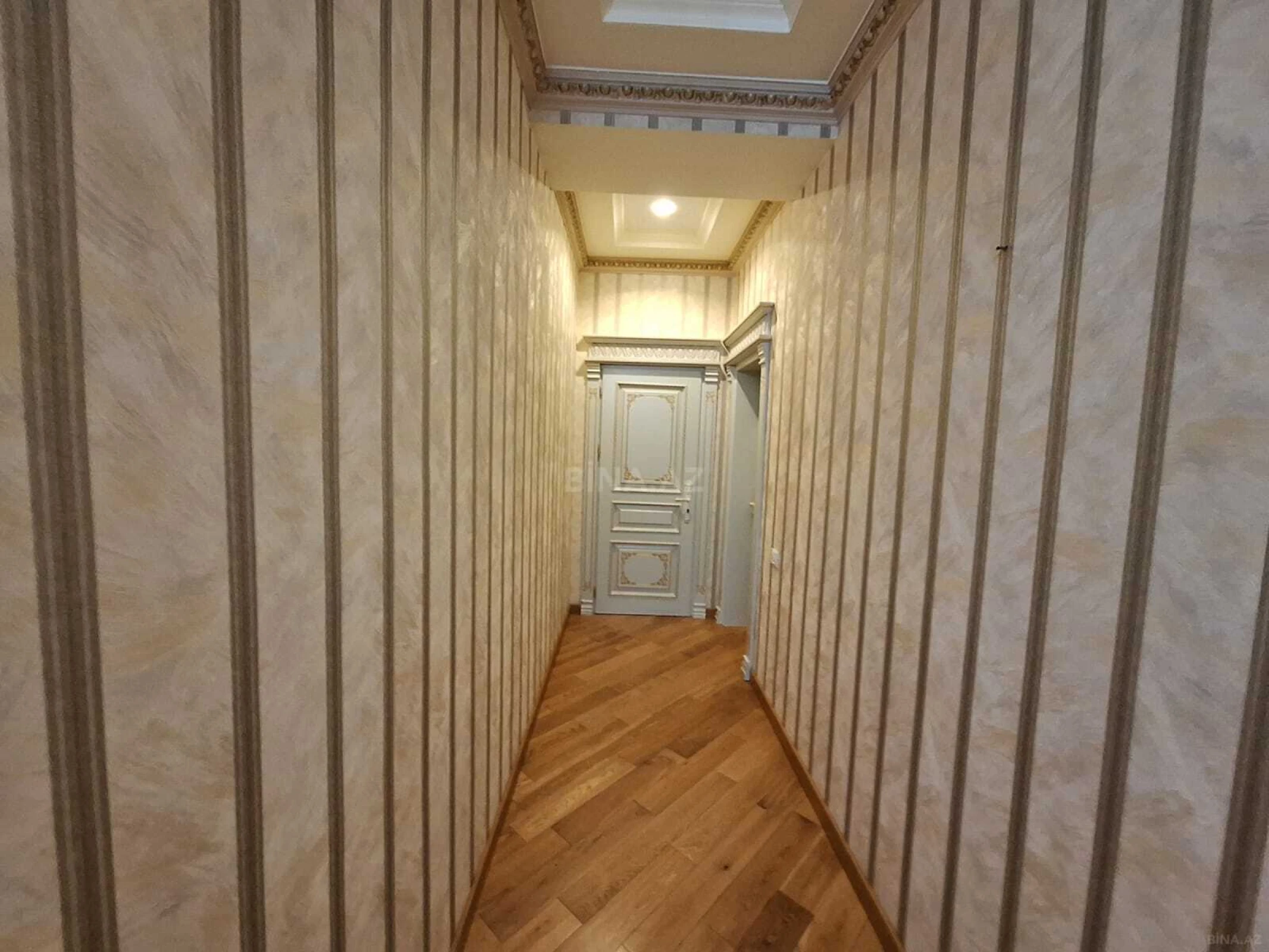 Kirayə verilir 4 otaqlı mənzil 230 m²