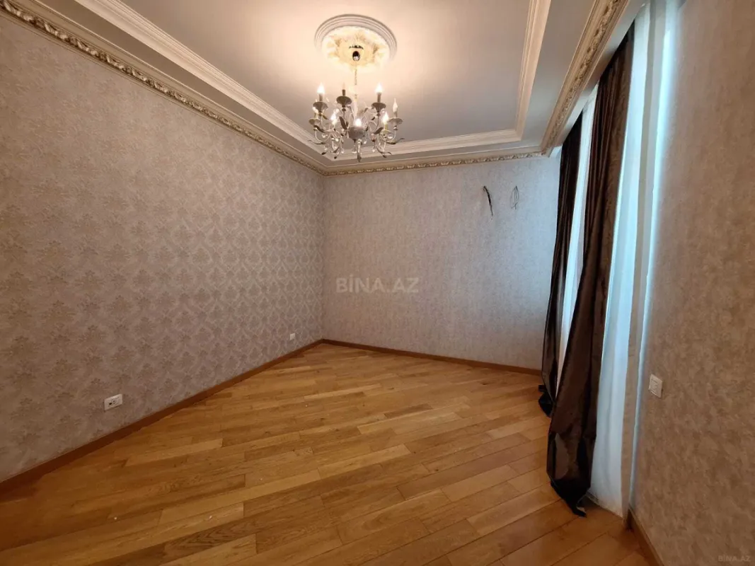 Kirayə verilir 4 otaqlı mənzil 230 m²