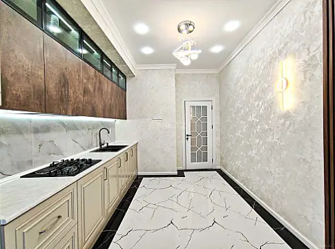 Satılır 2 otaqlı mənzil 76.1 m²