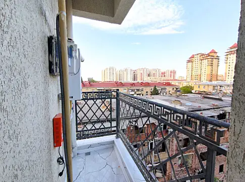 Satılır 2 otaqlı mənzil 76.1 m²