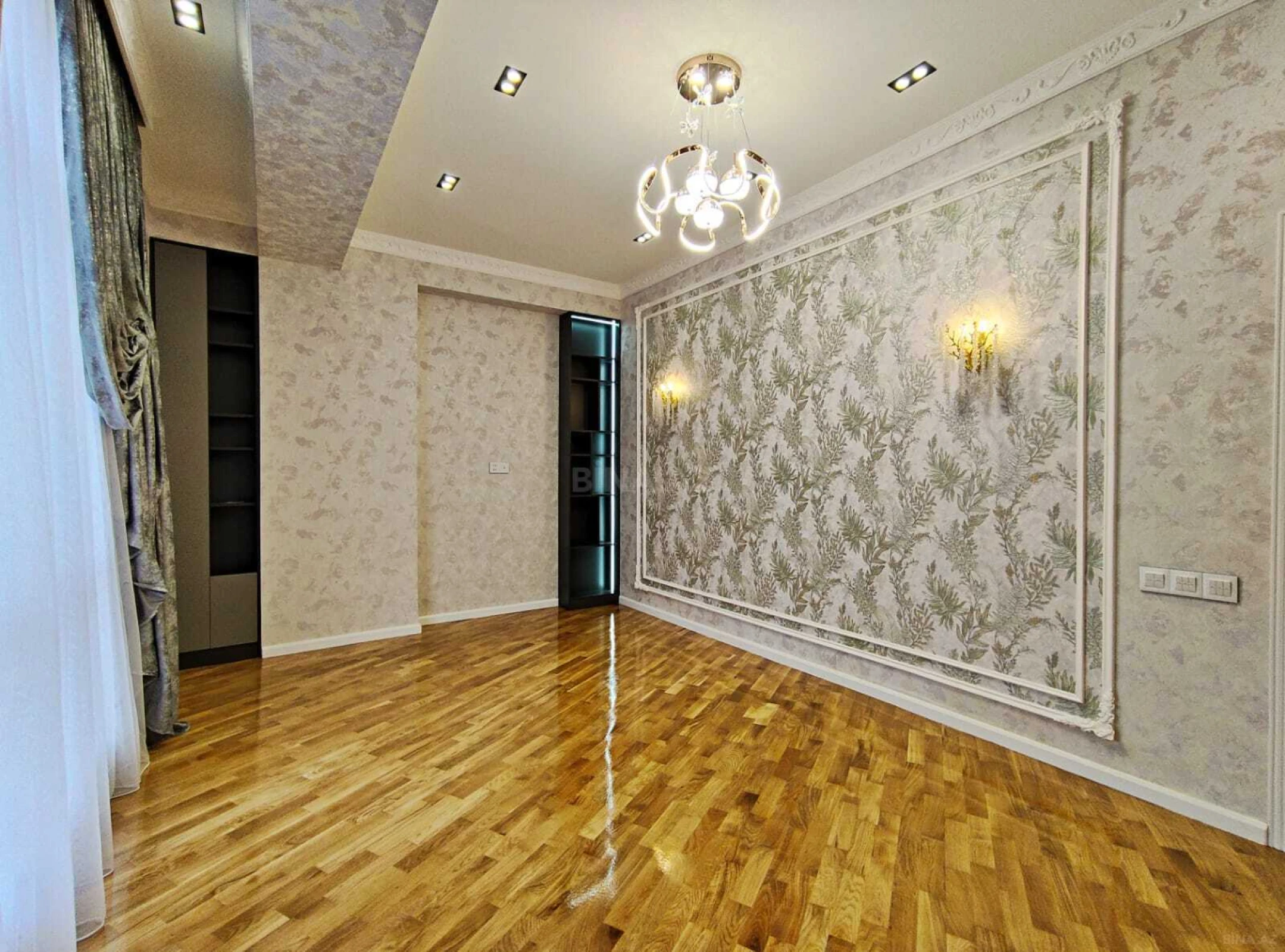 Satılır 2 otaqlı mənzil 76.1 m²