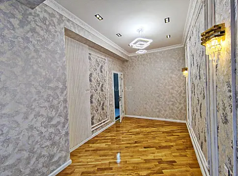 Satılır 2 otaqlı mənzil 76.1 m²