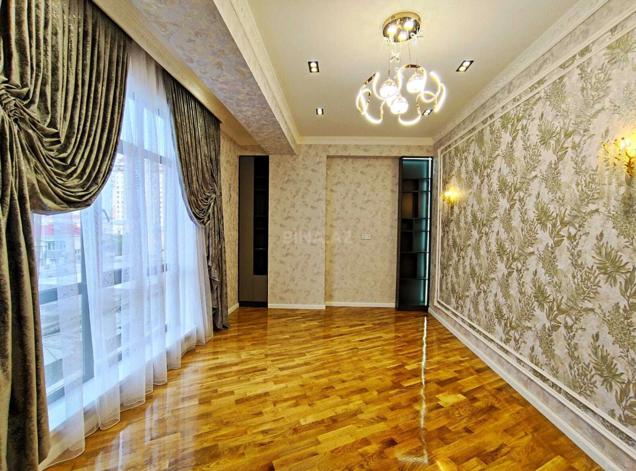 Satılır 2 otaqlı mənzil 76.1 m²