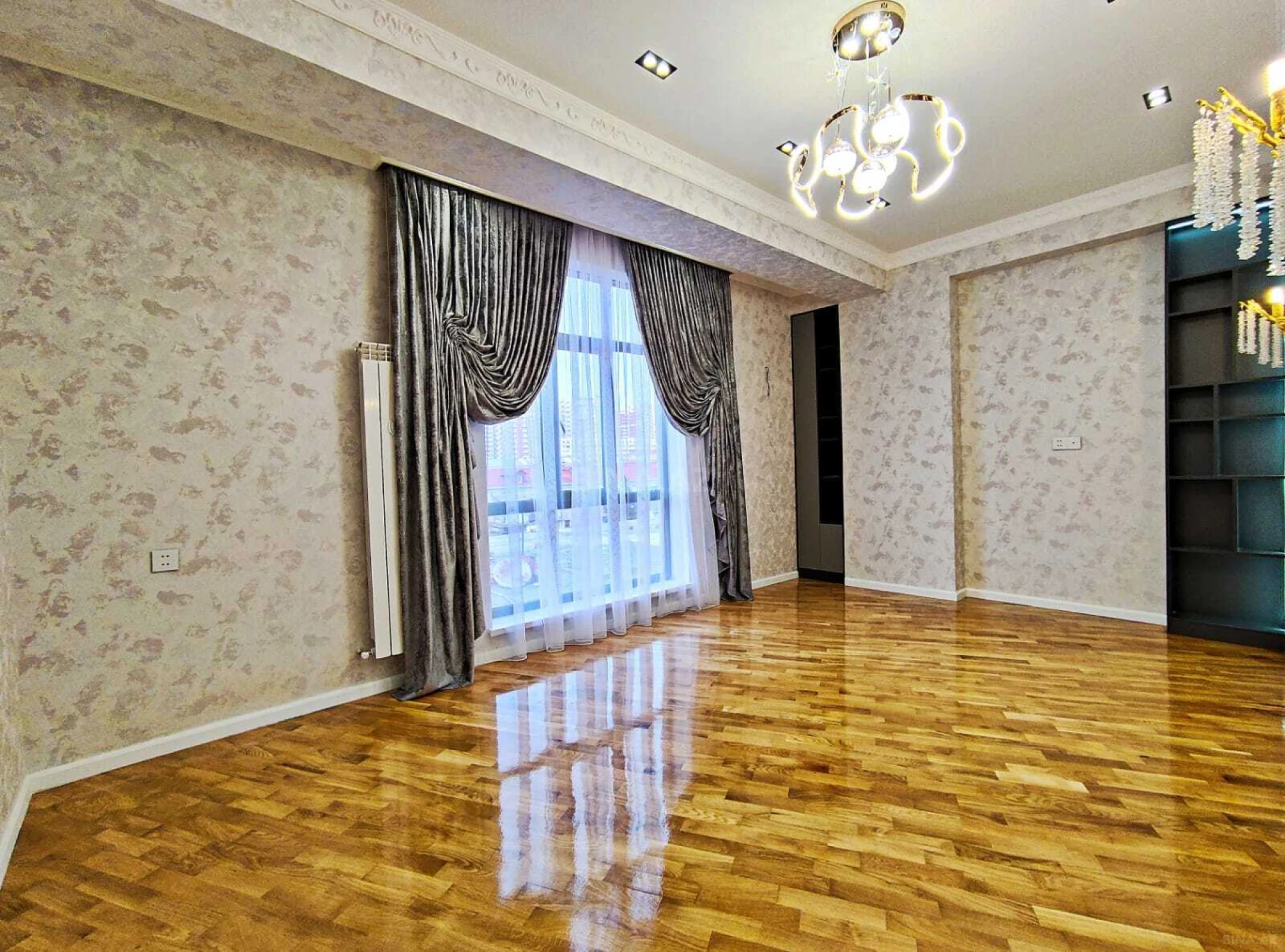 Satılır 2 otaqlı mənzil 76.1 m²