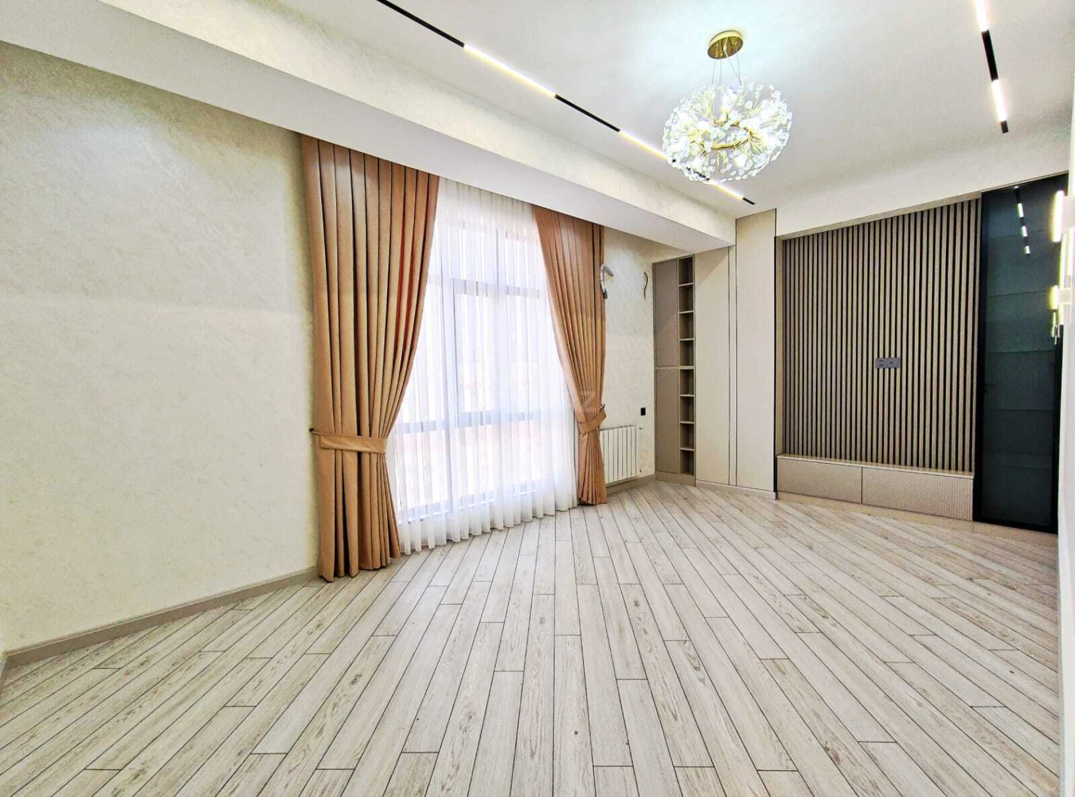 Satılır 2 otaqlı mənzil 76.1 m²