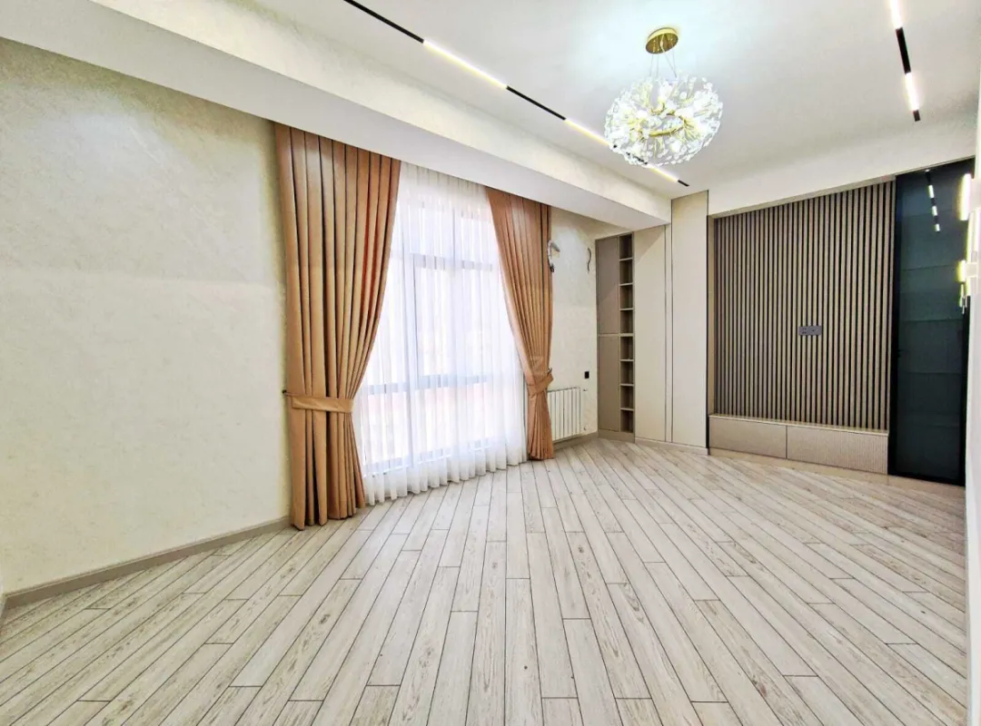 Satılır 2 otaqlı mənzil 76.1 m²